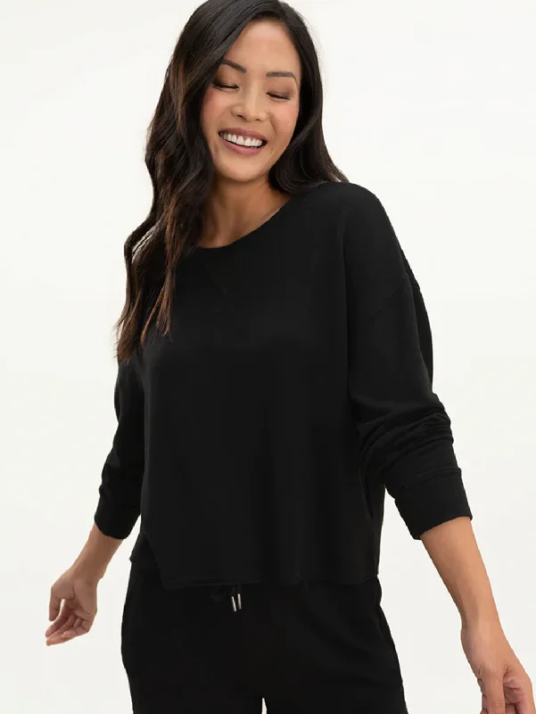 Pullover Top Three Quarter Sleeve