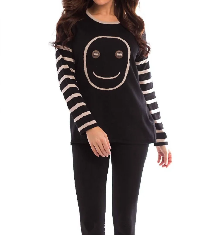 Wood Button Smiley Face Pullover In Black/stone Fleece Warm Pullover