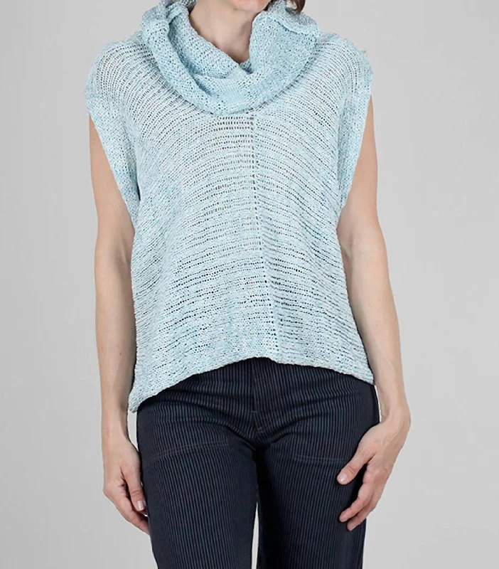 Shy Turtle Pullover In Light Blue V-Neck Stylish Pullover